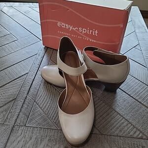 Easy Spirit Heels Clarice Women's Size 10.5 Pump Beige Comfort New